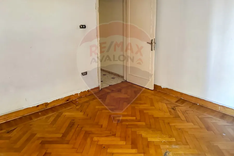 Apartment for sale in Smouha (Ismail Serry St.) 100 m