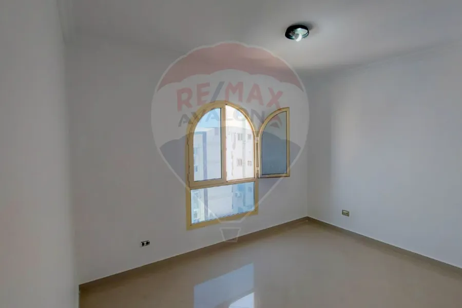 Apartment for sale 140 m Lauran (the second number from the sea)
