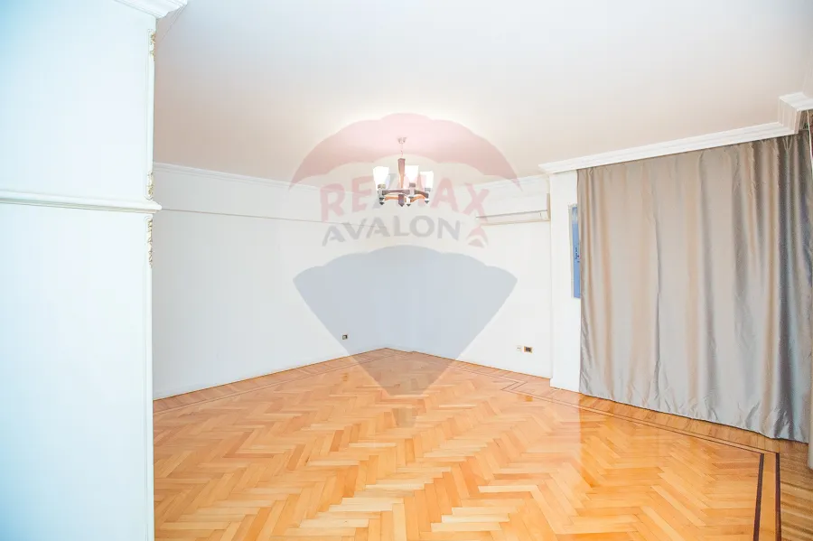 شقة للبيع 325 م وابور المياه ( فيو مفتوح علي النادي الاوليمبي وحدائق الشلالات )