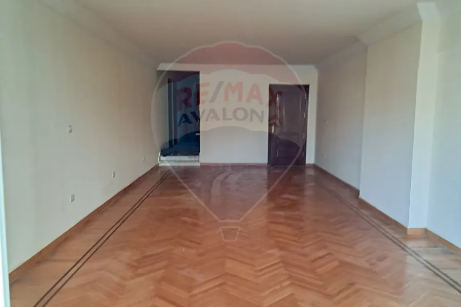 شقة للإيجار 181 م سموحة (ش ادمون فيرمون)