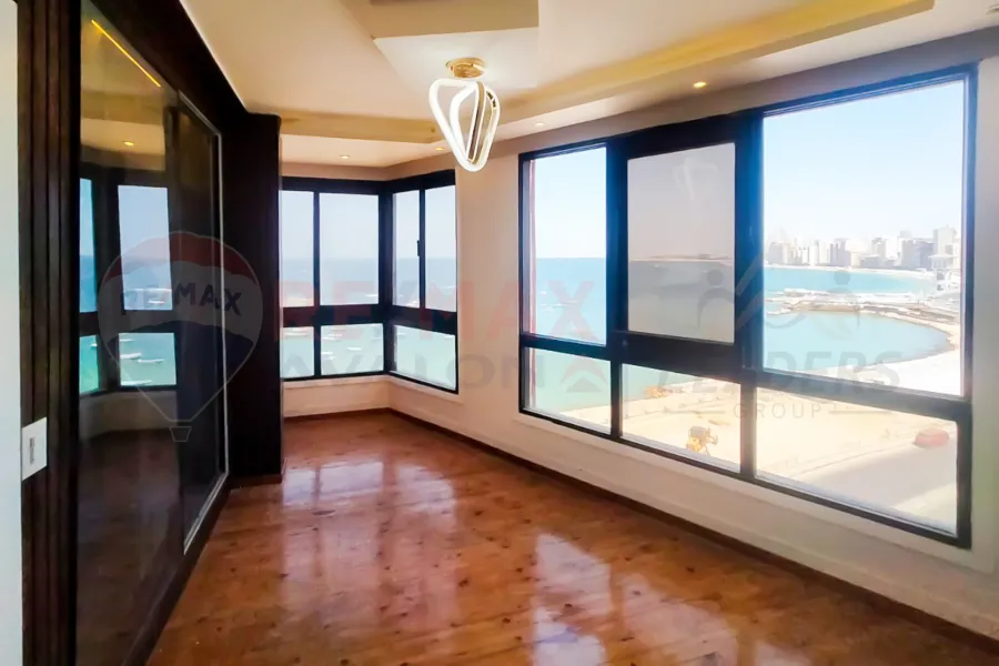 Apartment for rent 90 m in Miami (directly on the sea)