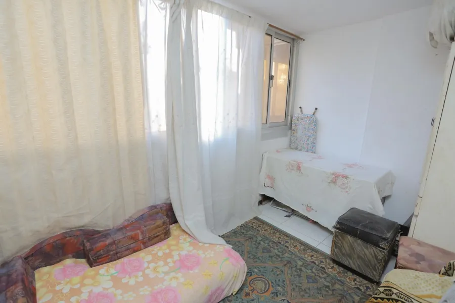 شقة للبيع 200م لوران ( متفرع من الاقبال- أبراج مينا)