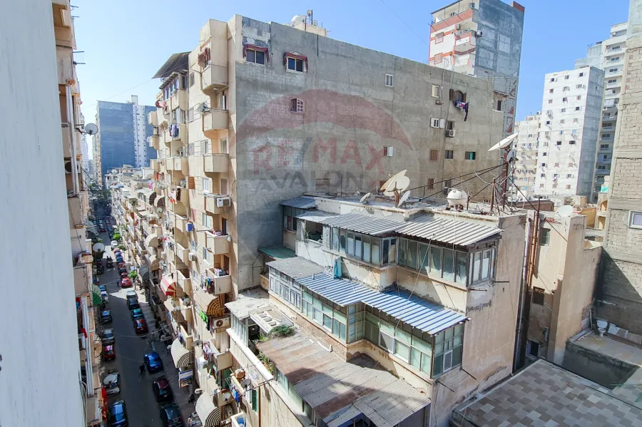 شقة للايجار 120 م الابراهيمية (خطوات من مول لاجيتيه)