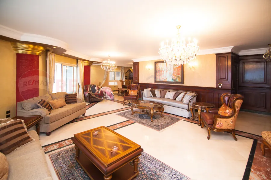 Apartment for sale 330 m Camp Caesar (Directly on the sea)