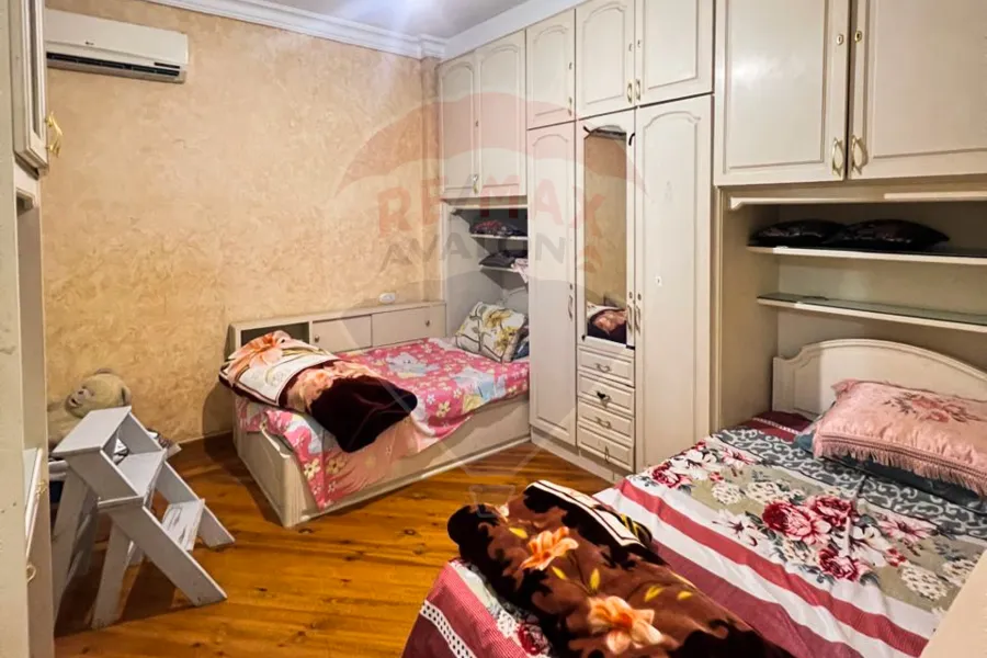 شقة للبيع 186 م جناكليس (ش مرتضي)