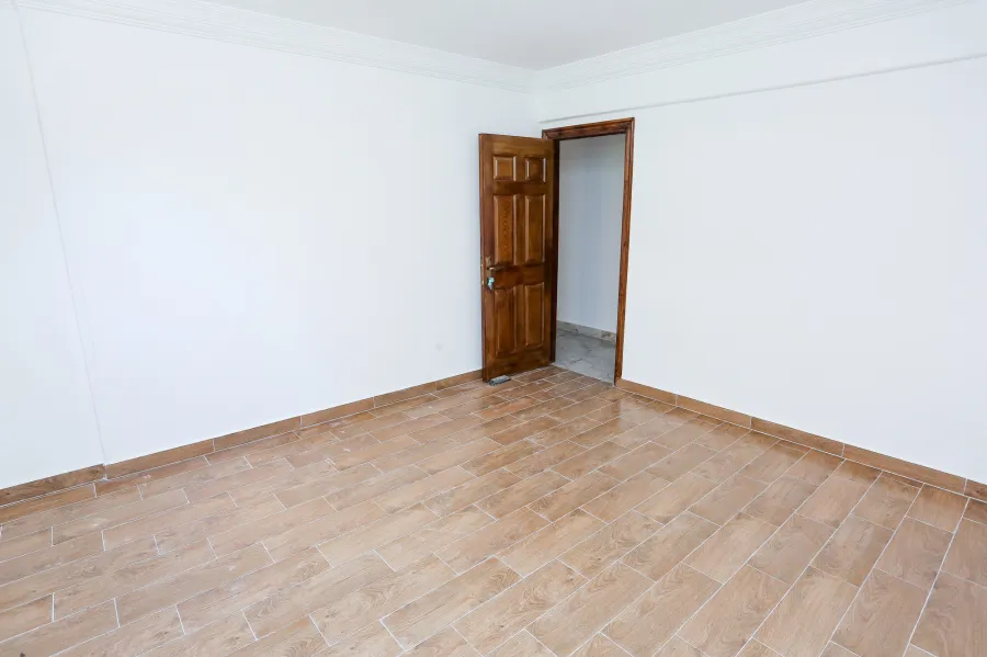 شقة مسجلة شهر عقاري للبيع 135م - جليم (ش ابو قير مباشرة)