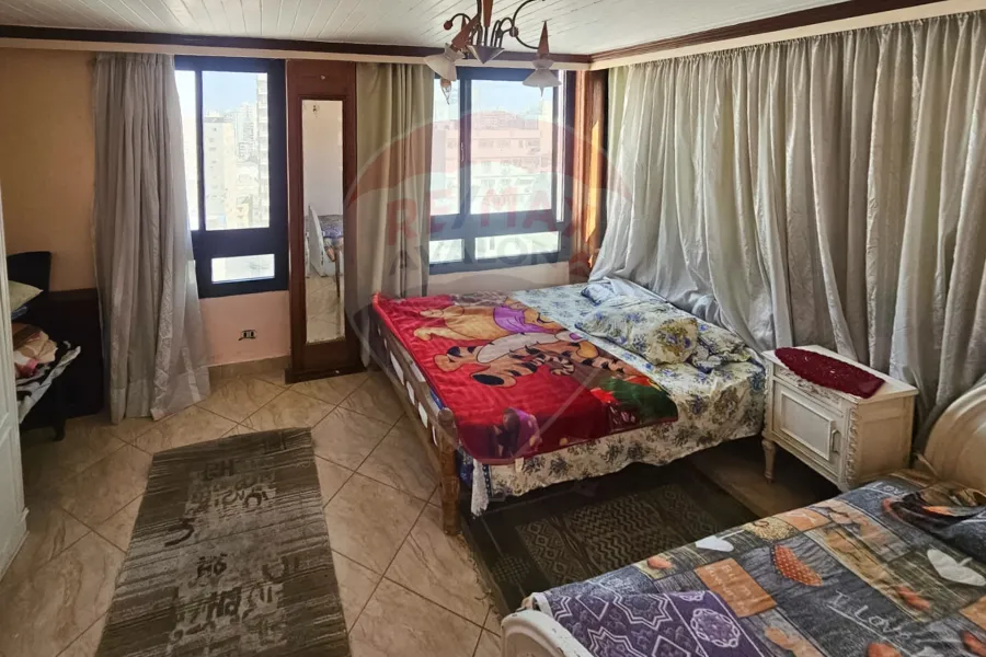 شقة للبيع 135 م سابا باشا (على الترام مباشرة)