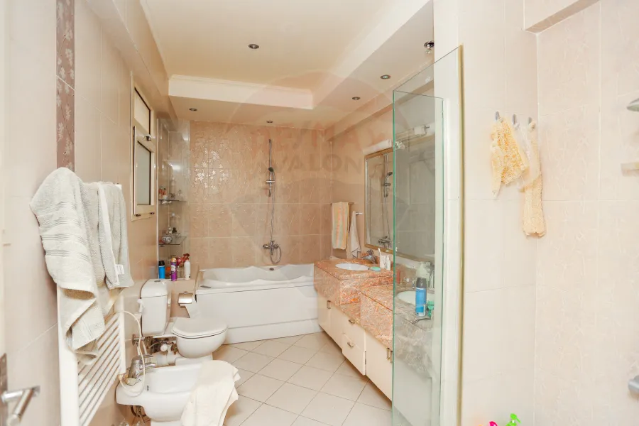 شقة للبيع 400م كفر عبده (خطوات من حديقة اللمبى )