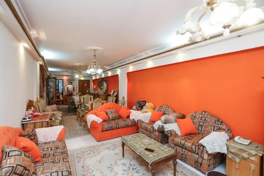 Apartment For Sale 185m Fleming ( El-Fath St. Directly on Tram Station)