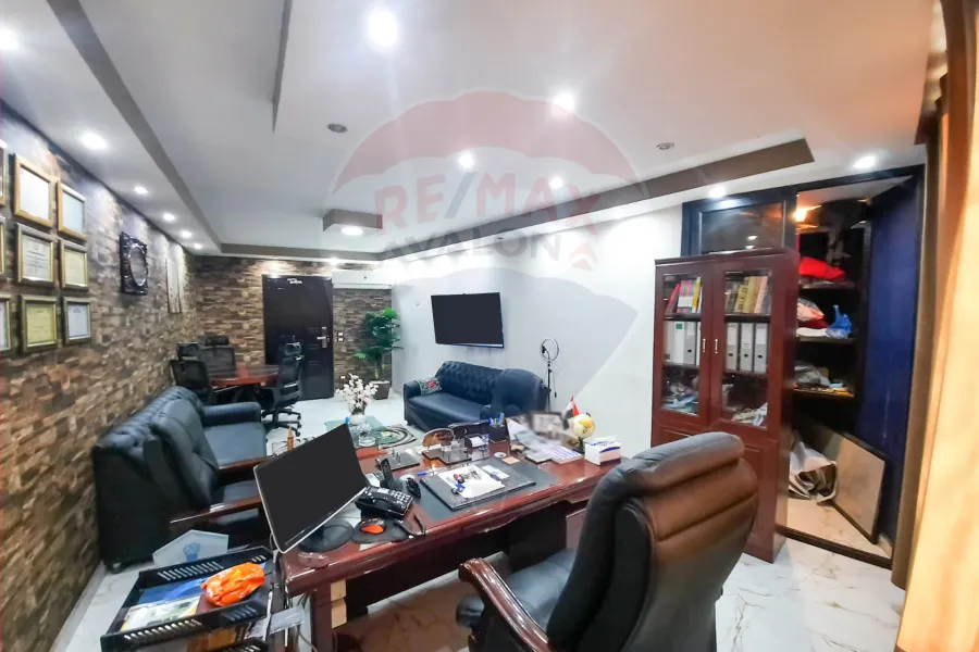 Administrative unit for sale, 130 m, Raml Station (Shakour St.)