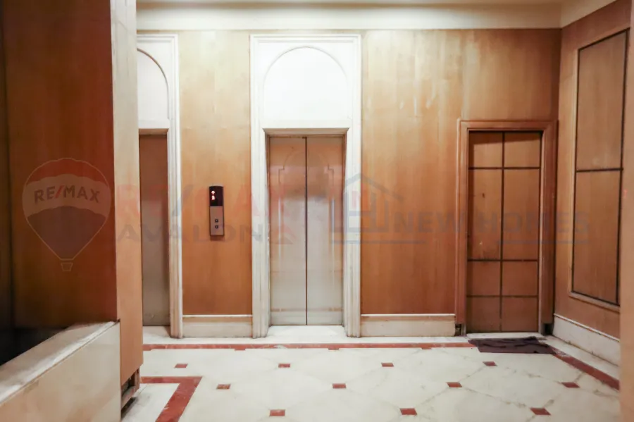 Apartment for sale 300 m Smouha (Fawzy Moaz St. - Lotus Tower - above Starbucks)