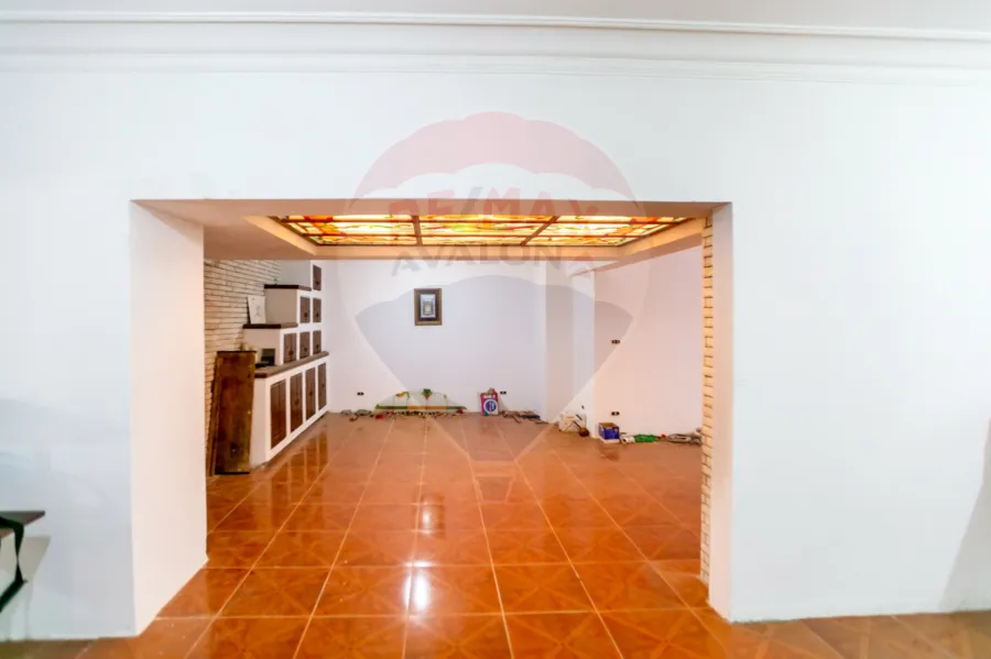 مقر إداري للإيجار 140 م  لوران (متفرع من شارع الإقبال)