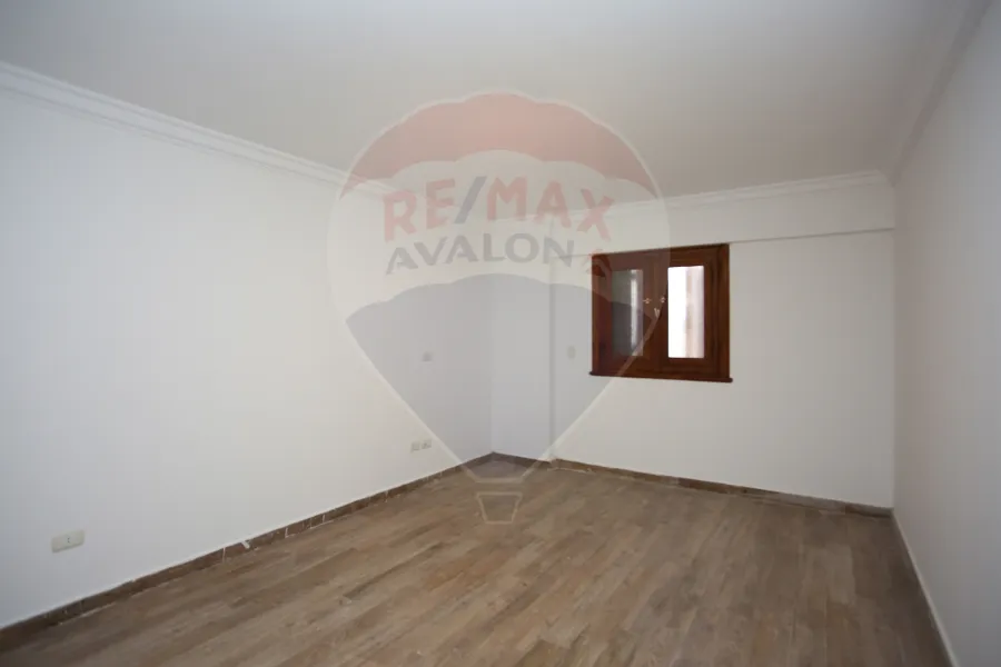 شقة للإيجار 210 م سموحة (ش زكي رجب - عمارة براند)