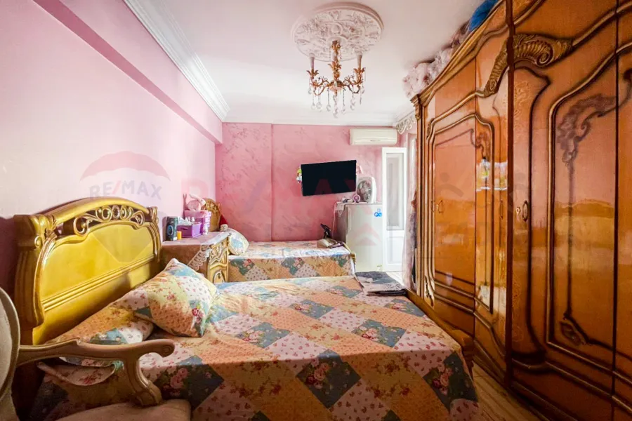 Apartment for sale 235 m Saba Pasha (in front of Al-Merghani Palace)