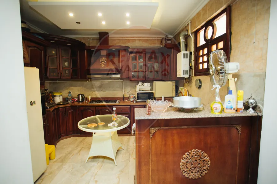 شقة للبيع 243 م سموحة (ش بهاء الدين الغتوري)