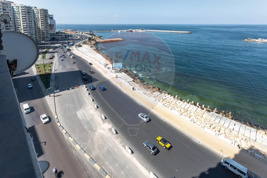 شقة للبيع 175 م السرايا (علي البحر مباشرة)