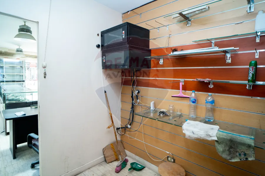 محل للايجار 30 م لوران (ش سرهنك)