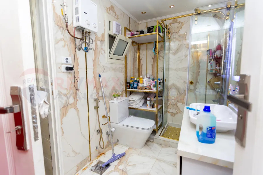 Apartment for sale 150 m Roushdy (Al-Maaskar Al-Romani St.)