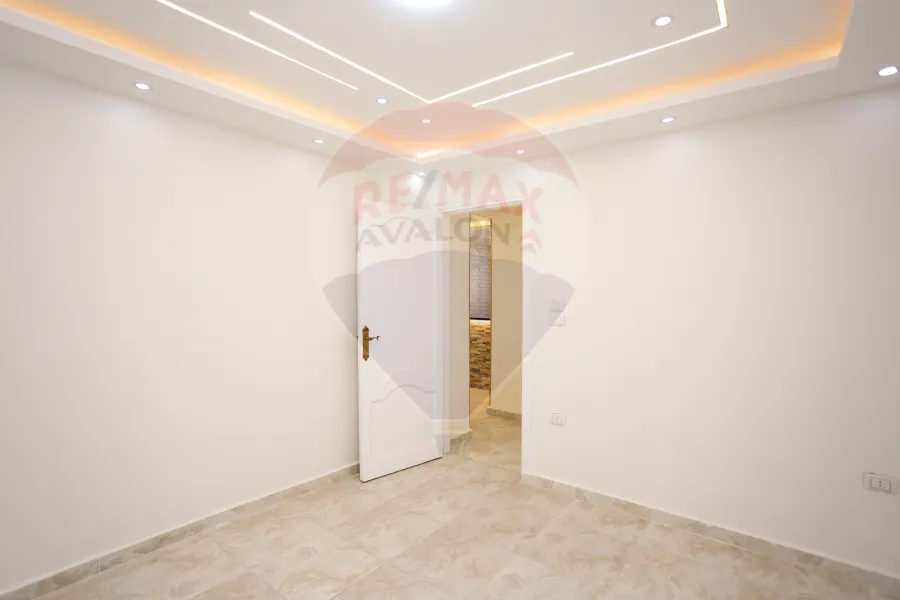 شقة للبيع 90 م المندرة (ش أبو قير الرئيسي)