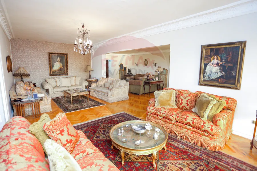 شقة للبيع  350 م كفر عبده (ميدان سانت چيني) -