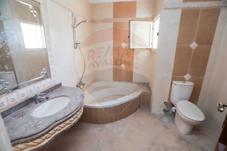 شقه دوبلكس للبيع او الإيجار 425 م لوران (متفرع من الاقبال)