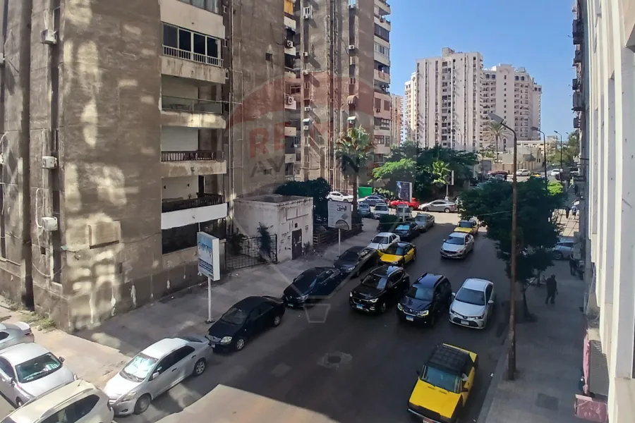 Administrative apartment for sale 165 m Roushdy (Al-Maaskar Al-Romani St.)