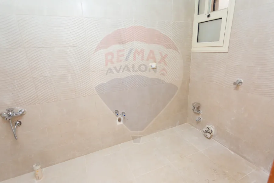 شقة للبيع 180 م سموحة (ش زكى رجب)