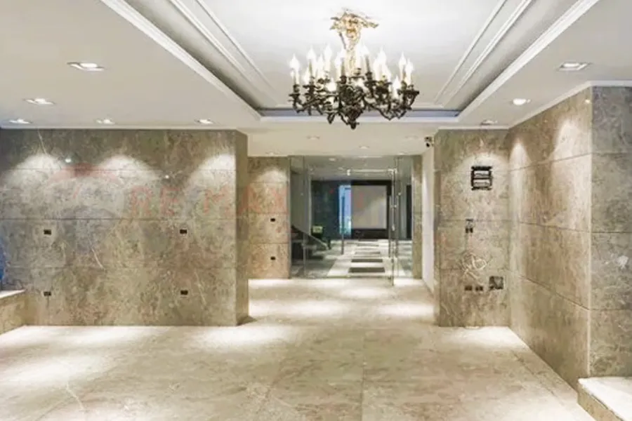 ميزان للبيع 450 م زيزينيا (امام قصر المجوهرات)