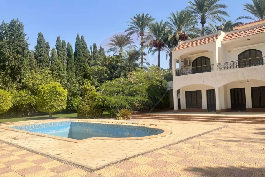 Duplex villa registered with a blue contract for sale 2,150 m King Mariout (compound beside Africana hotel)