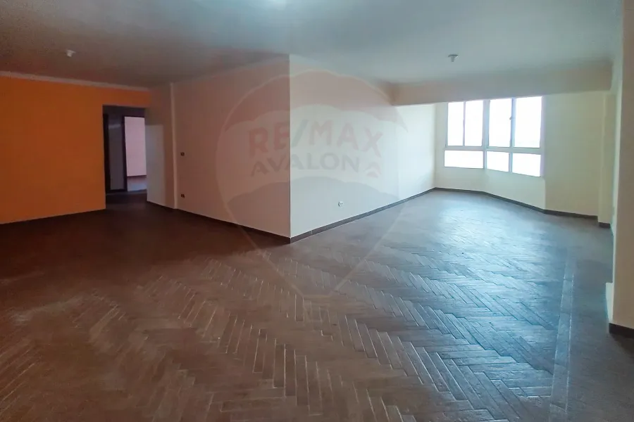 Apartment For Sale 133 m Smouha (Hilton St.)