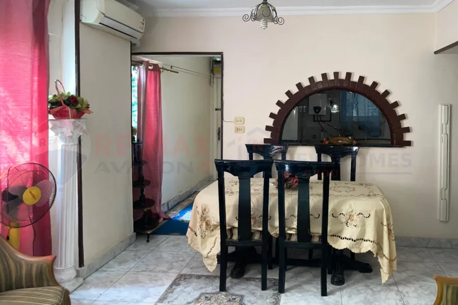 شقة للبيع 100 م سبورتنج (ش بور سعيد مباشرة)