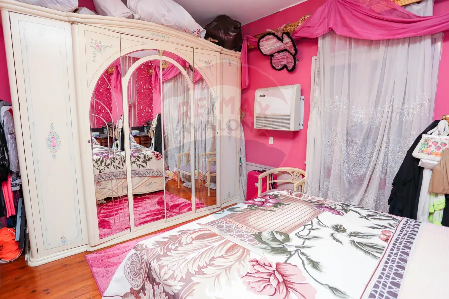 شقة للبيع 300 م جليم (شارع ابوقير الرئيسي)