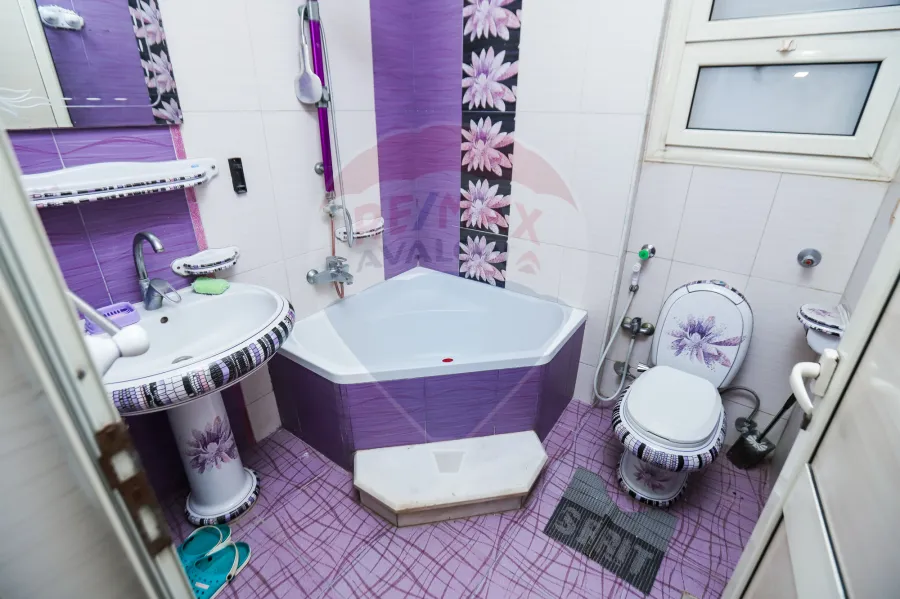 شقة للايجار المفروش 105 م كامب شيزار ( خطوات من البحر )