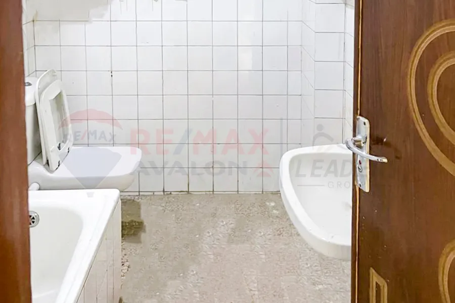 شقة للايجار 100 م جناكليس (ش ابو قير)