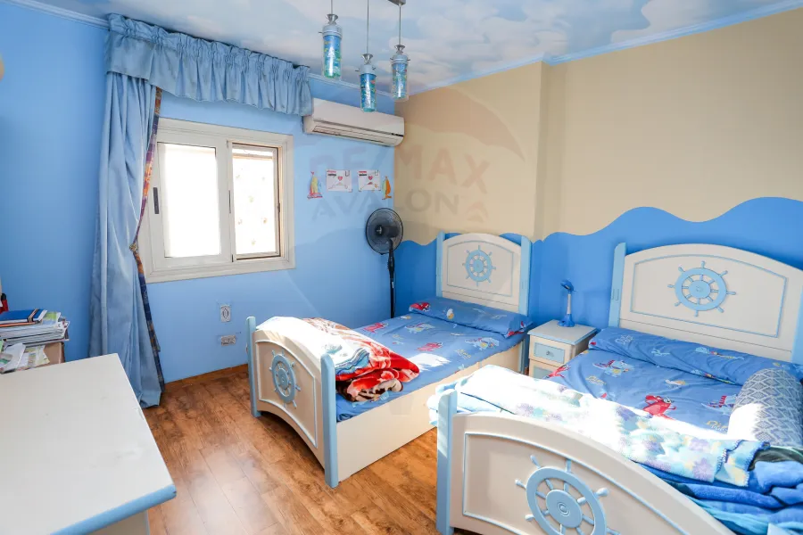 شقة للبيع 195 م كفرعبدة (ش امير البحار)