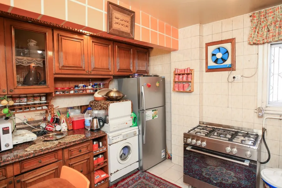 شقة للبيع 175م ثروت (ش عبد الحميد الديب)