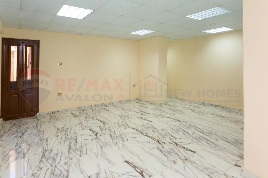 Administrative apartment for rent 100 m Victoria (Al Galaa St.)