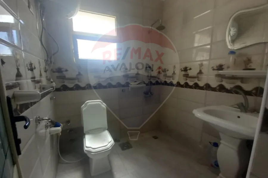 شقة للبيع 145 م ميامي (ش صلاح الدين شعبان)