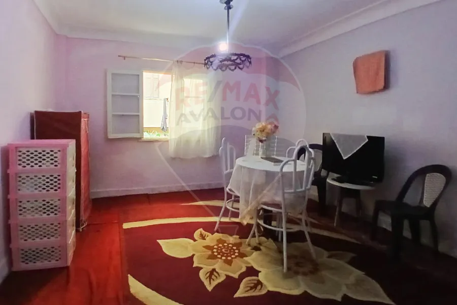 شقة للبيع 100 م كفر عبده (ش  سكينه بنت الحسين)