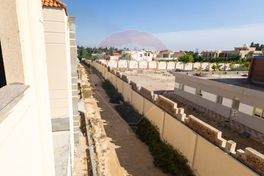 Villa for sale 615 m King Mariout (Royal Compound)