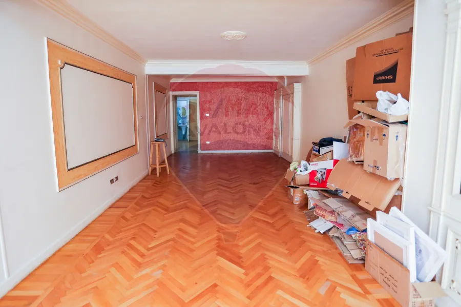 شقة للبيع 180 م رشدى (ش رشدى)