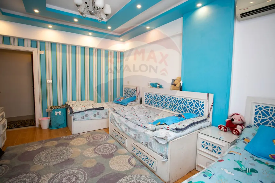 شقة للبيع 135 م سموحة ( ش بهاء الدين الغتوري )