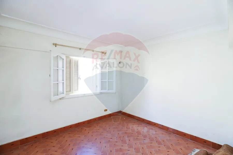 Apartment for sale 140 m Smouha (El Nasr St - Next to el Saraya Compound.)