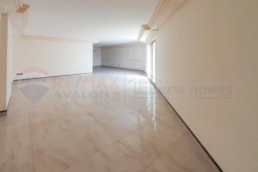 مقر اداري للايجار 345 م سموحة (ش النقل والهندسة)