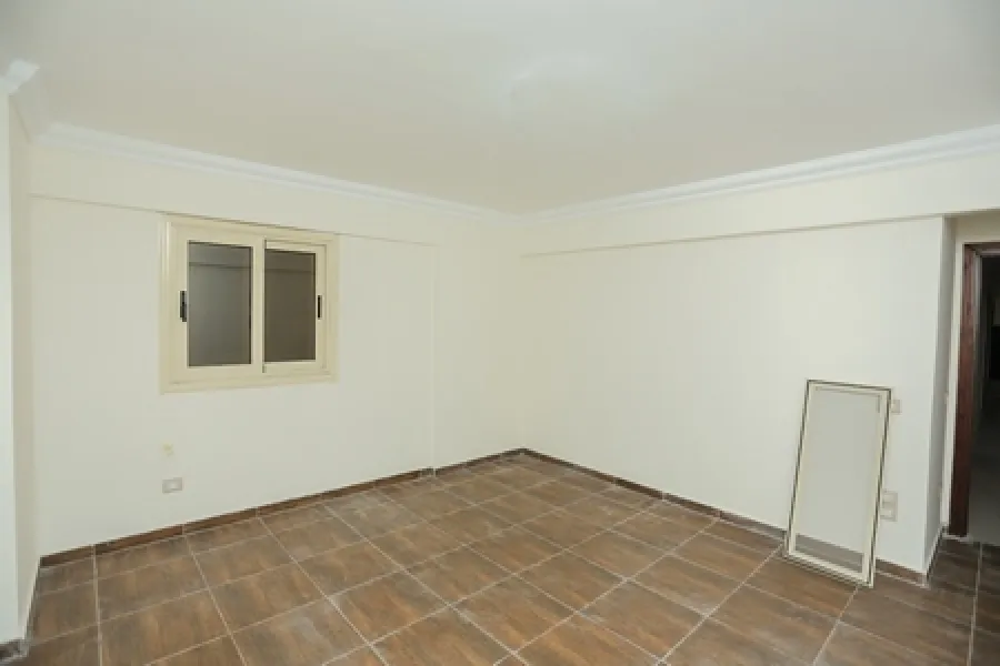 شقة للبيع 165م جليم (خطوات من البحر)