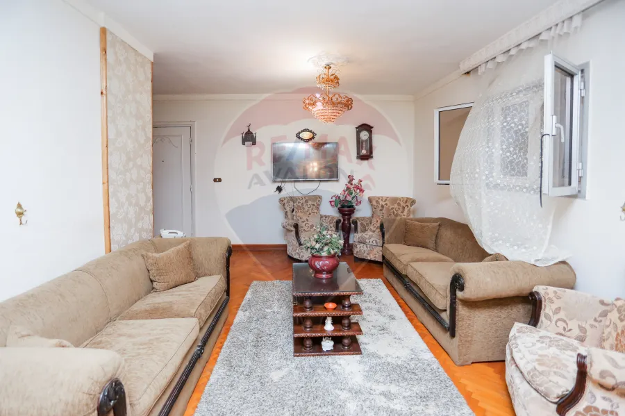 شقة للبيع 200 م لوران ( خطوات من ش شعراوى والبحر )