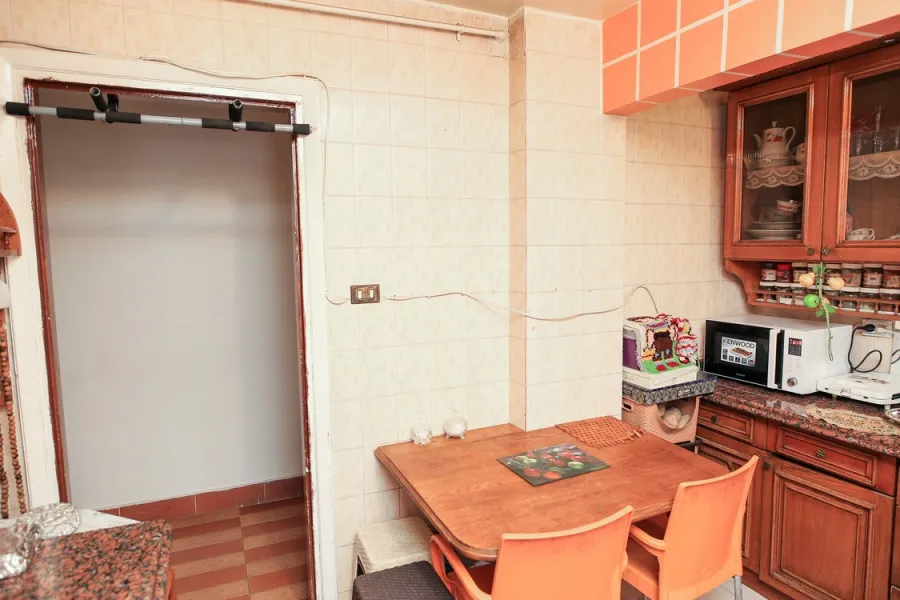 شقة للبيع 175م ثروت (ش عبد الحميد الديب)