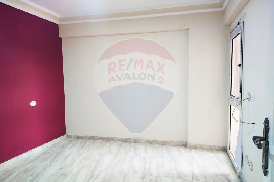 شقة للبيع 160 م المنتزة (ش الملك)