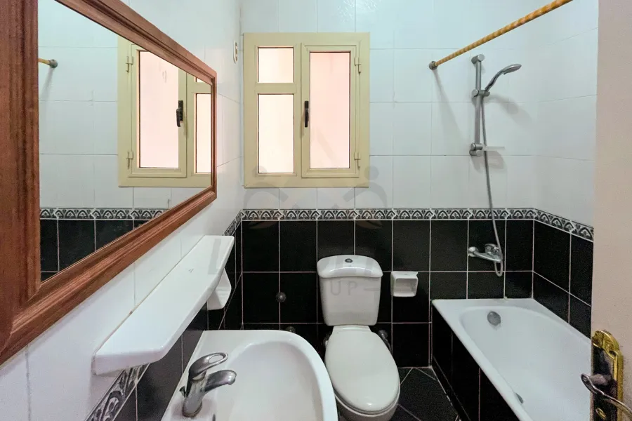 شقة للايجار 200 م جليم (ش ابو قير)