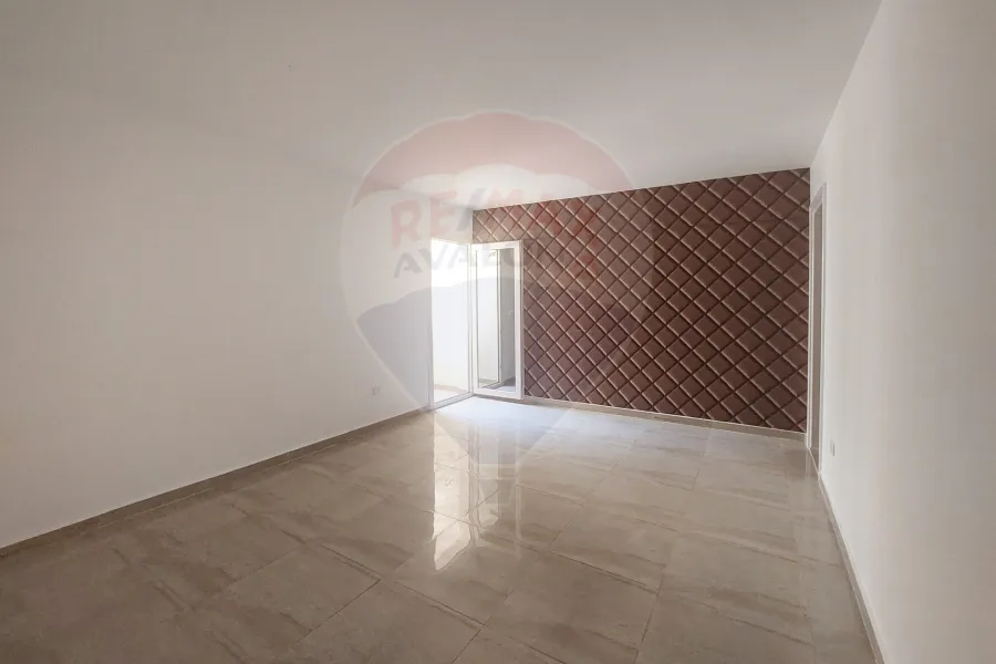 شقة للايجار 181 م سموحة (كومباوند الصيادلة)